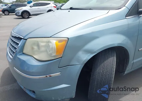 2008 Chrysler Town & Country Limited z USA, uszkodzony, nr VIN 2A8HR64X48R827366